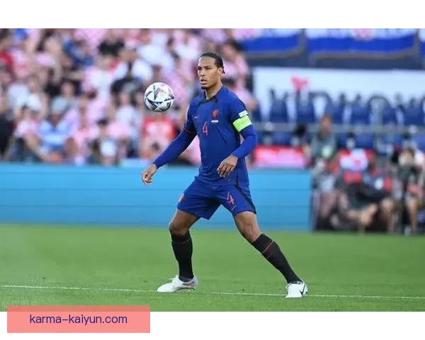 范戴克在2025赛季持续提升,防线表现稳健引人注目。 范戴克在2025赛季持续提升,防线表现稳健引人注目。